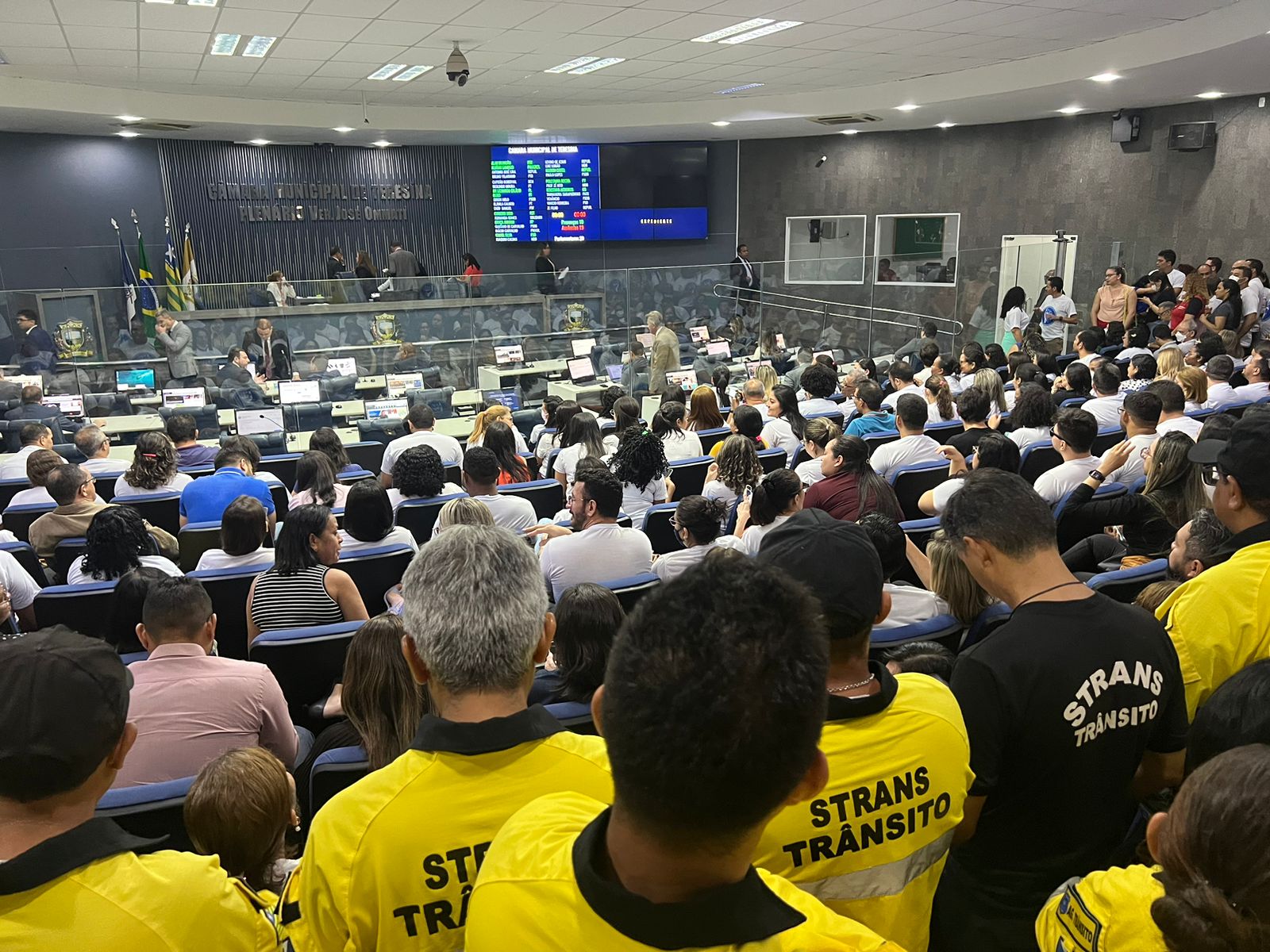 Dr. Pessoa apresenta oito projetos de melhoria salarial para servidores