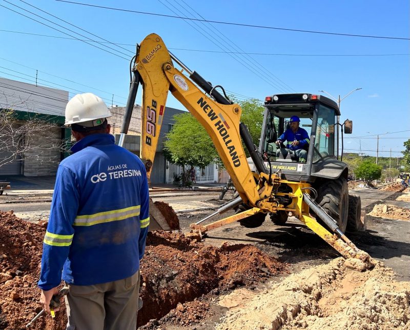 Águas de Teresina interdita avenida Miguel Rosa nesta terça(30)