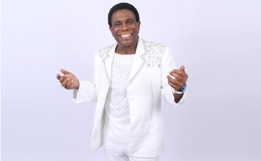 Neguinho da Beija-Flor abre projeto Seis e Meia 2024