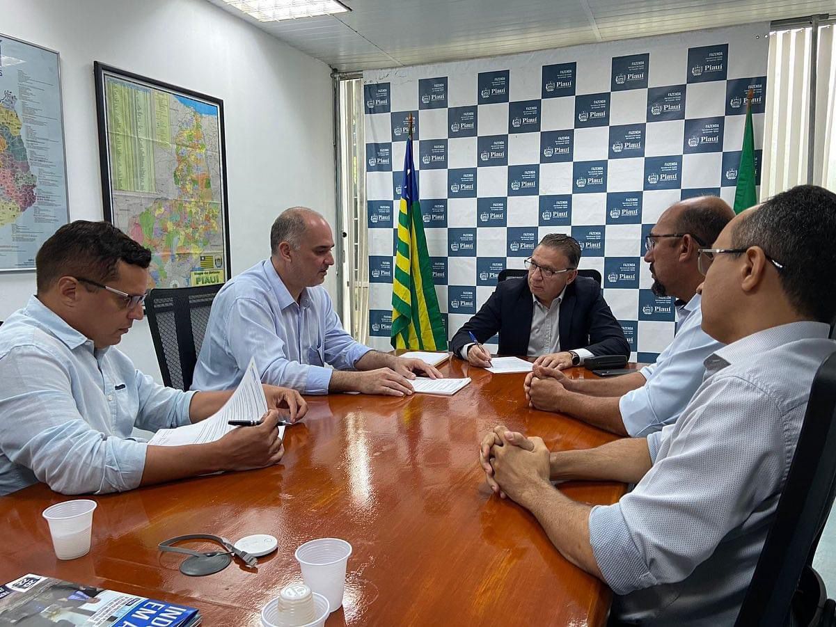 Servidores da Fazenda alegam arrecadação recorde para negociação salarial com Governo