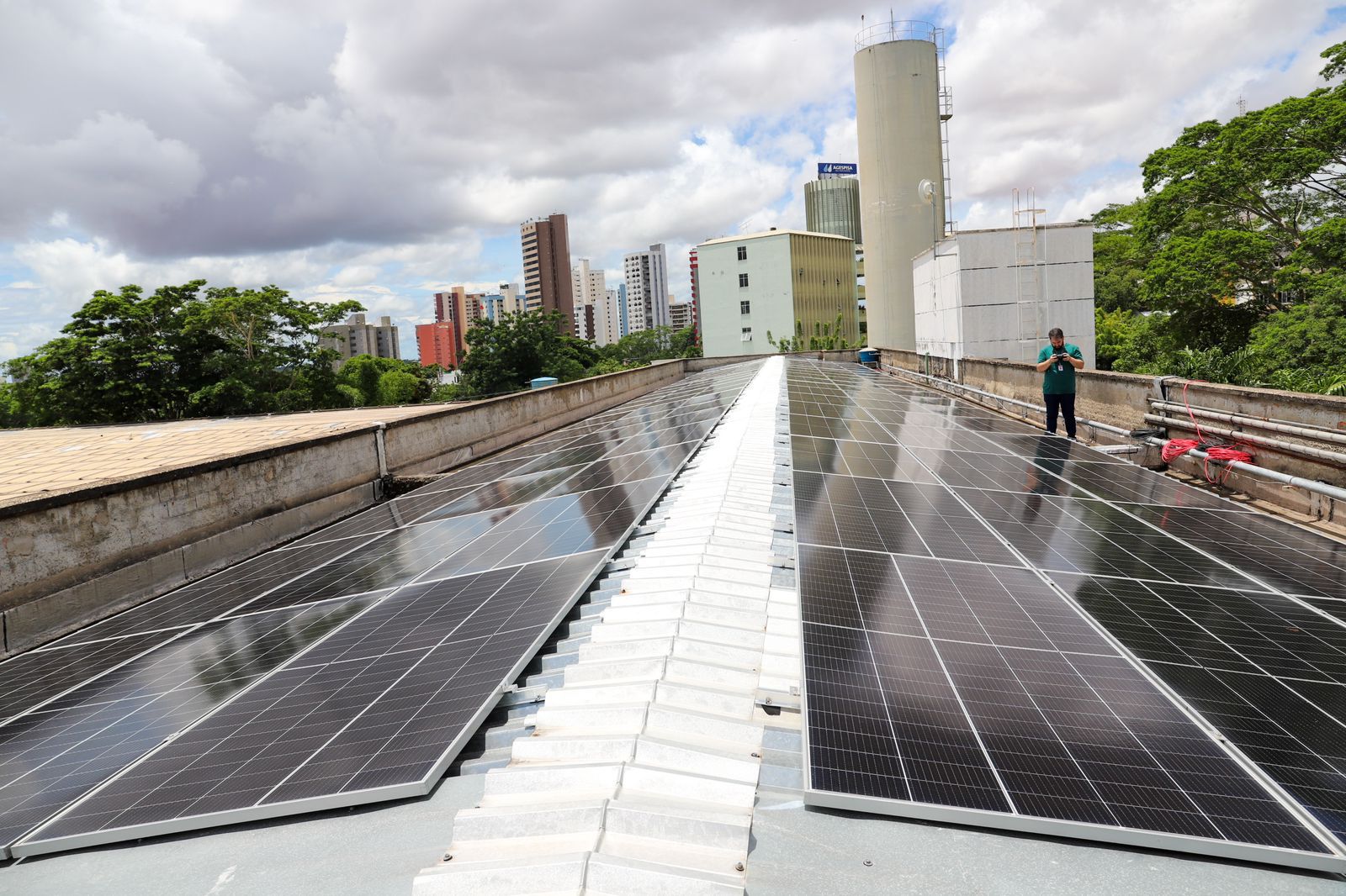 ALEPI deve economizar de cem mil por mês com uso de energia solar