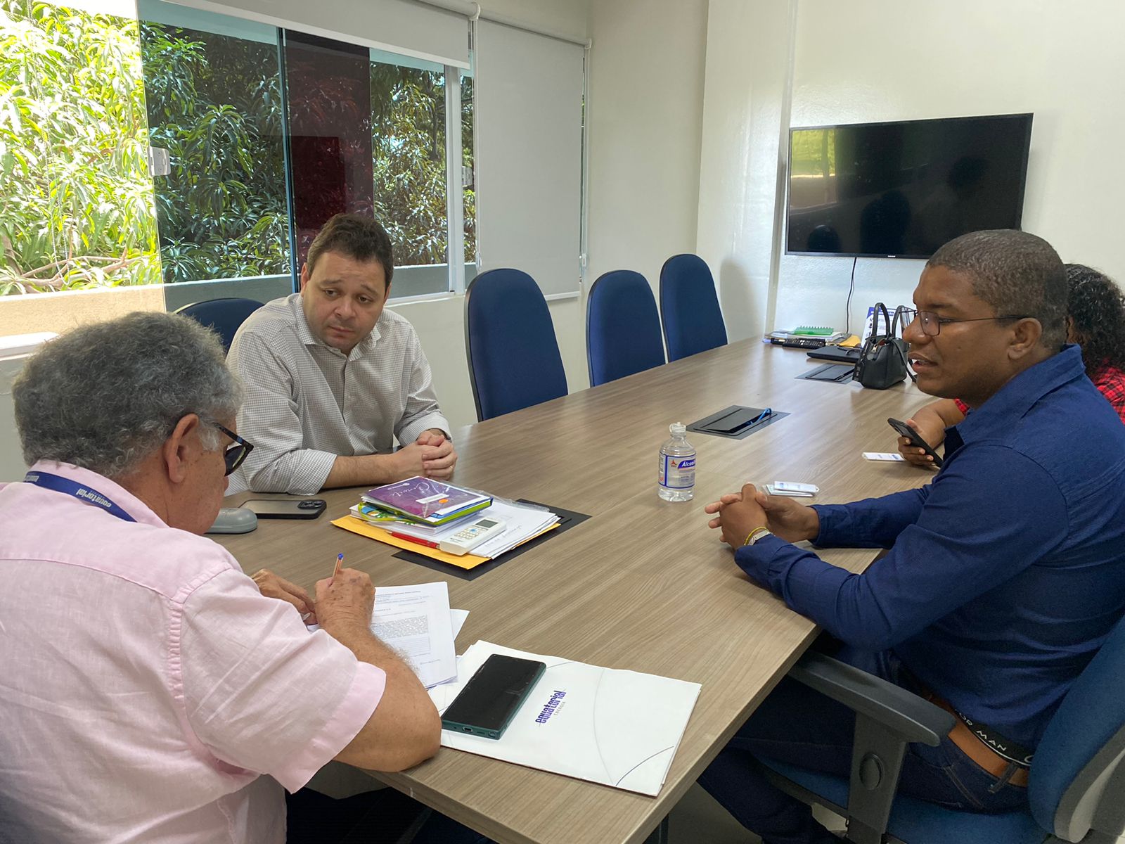 Vereador Evandro cobra da Equatorial energia no Residencial Corujas