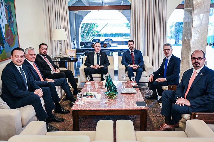 Presidente do Senado negocia dívidas dos Estados mais ricos