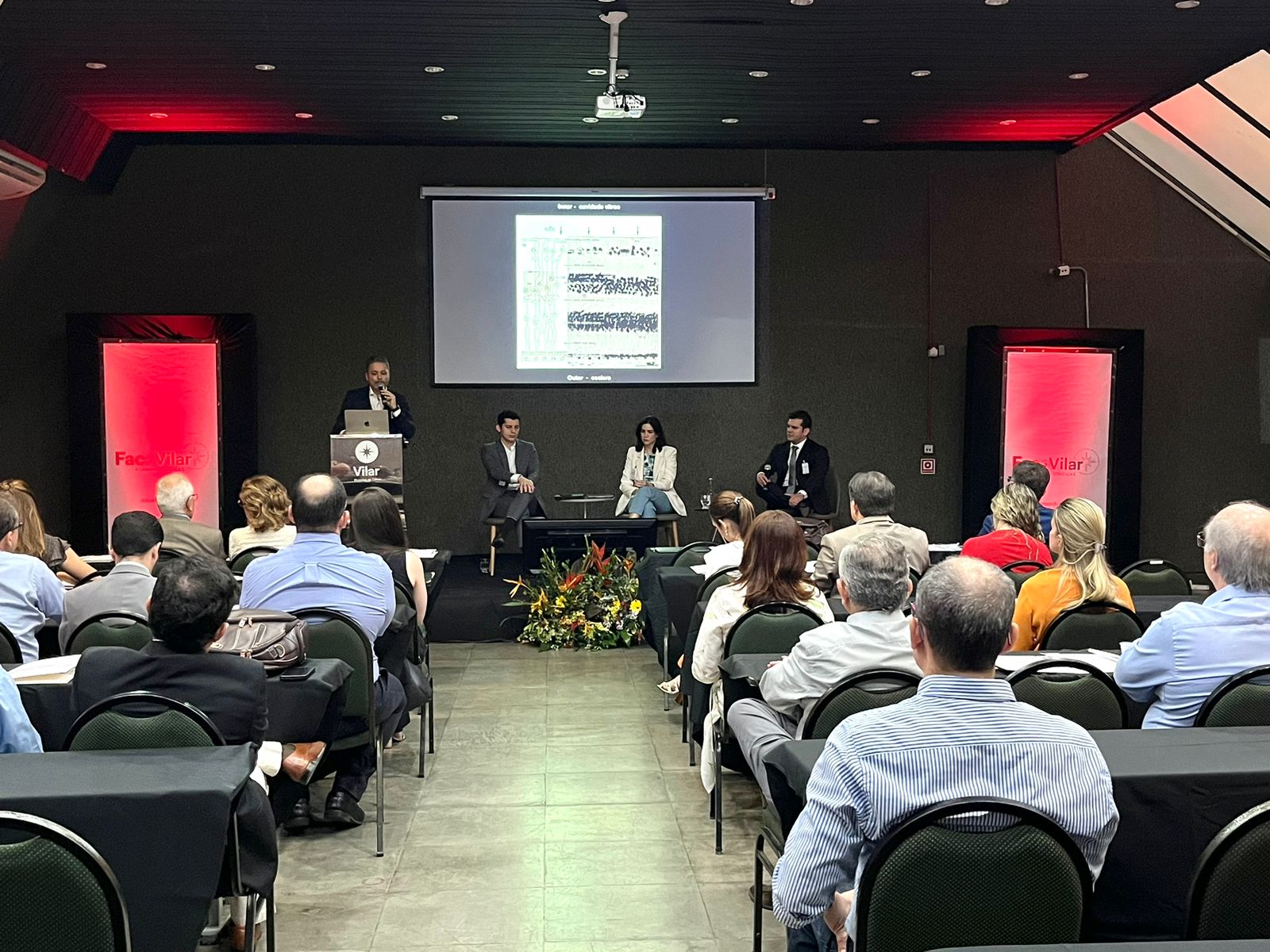 Simpósio sobre catarata aborda novas tecnologias