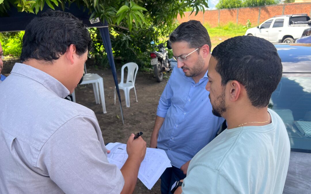 Aldo Gil visita obras no São Pedro e na Marginal Poti Sul