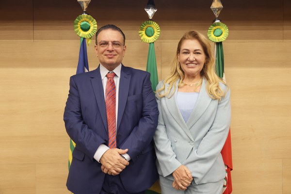 Gessivaldo Isaías e Simone Pereira assumem vagas na ALEPI