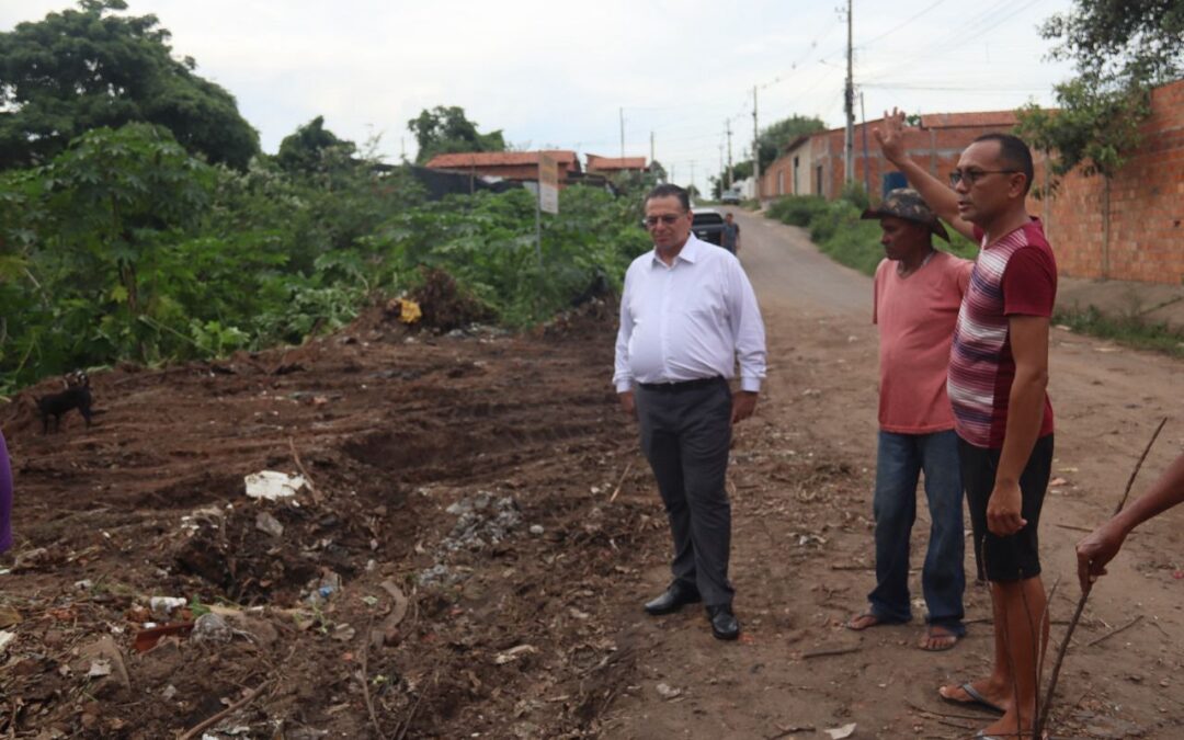 Deputado Gessivaldo viabiliza limpeza da zona norte