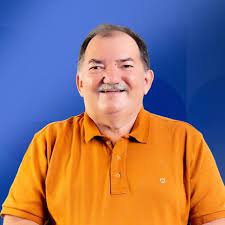 Prefeito de Isaías Coelho pune motorista que notificou que ônibus escolar trafegava com 70 crianças