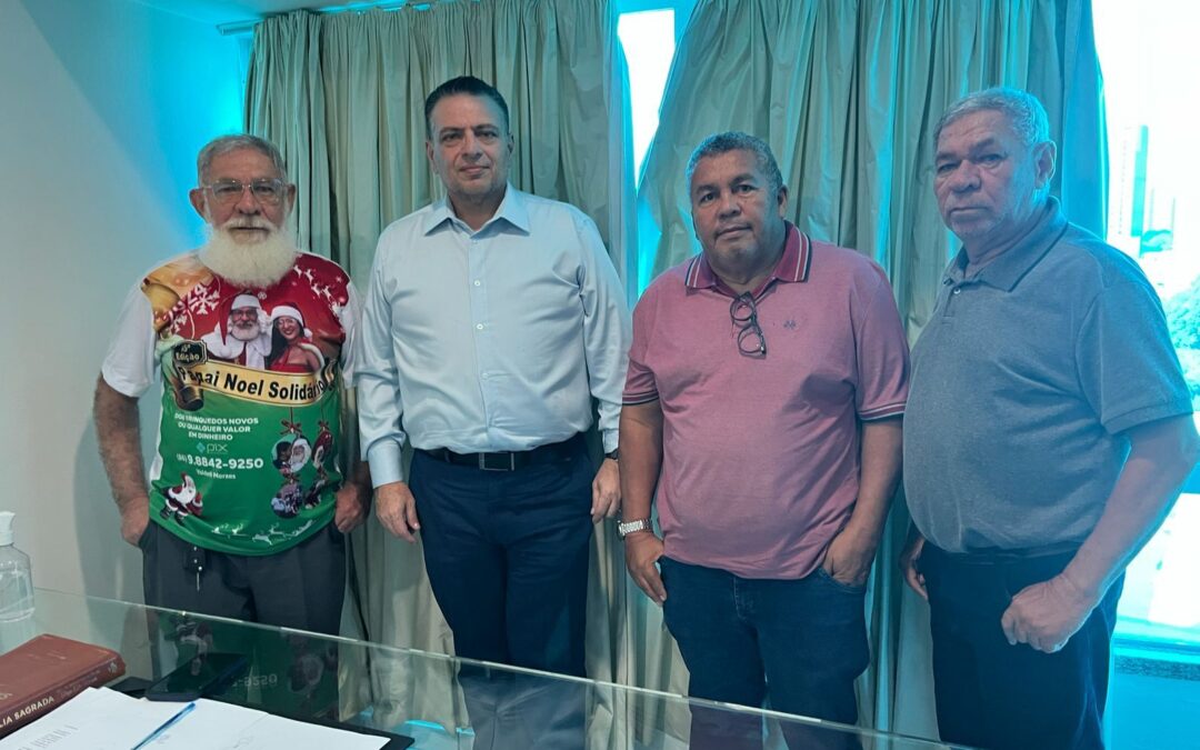 Deputado Gessivaldo ouve reivindicações dos radialistas