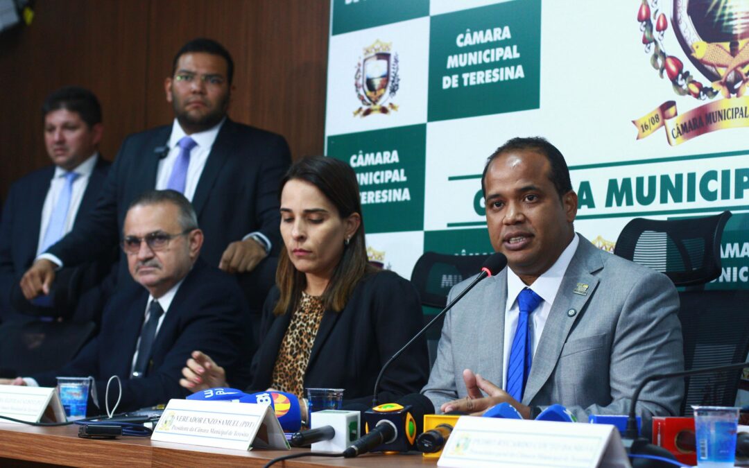 Câmara exonera assessores da vereadora Tatiana