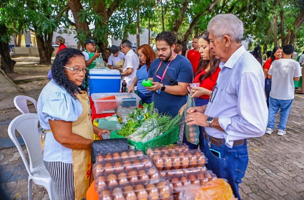 Quitanda da Agricultura Familiar leva produtos a espaços públicos em junho