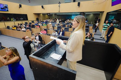 Ausência de Deputados e falta de apoio no interior marcam audiência sobre Feminicídio