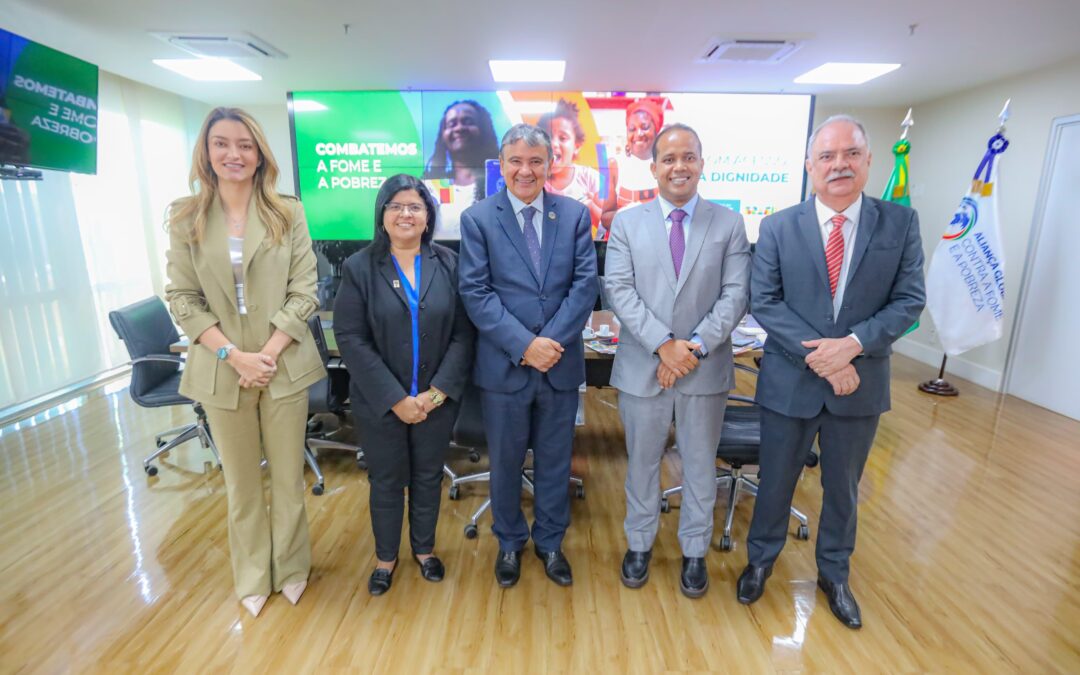 Enzo Samuel articula com Ministro do Desenvolvimento Social curso na área social para Teresina