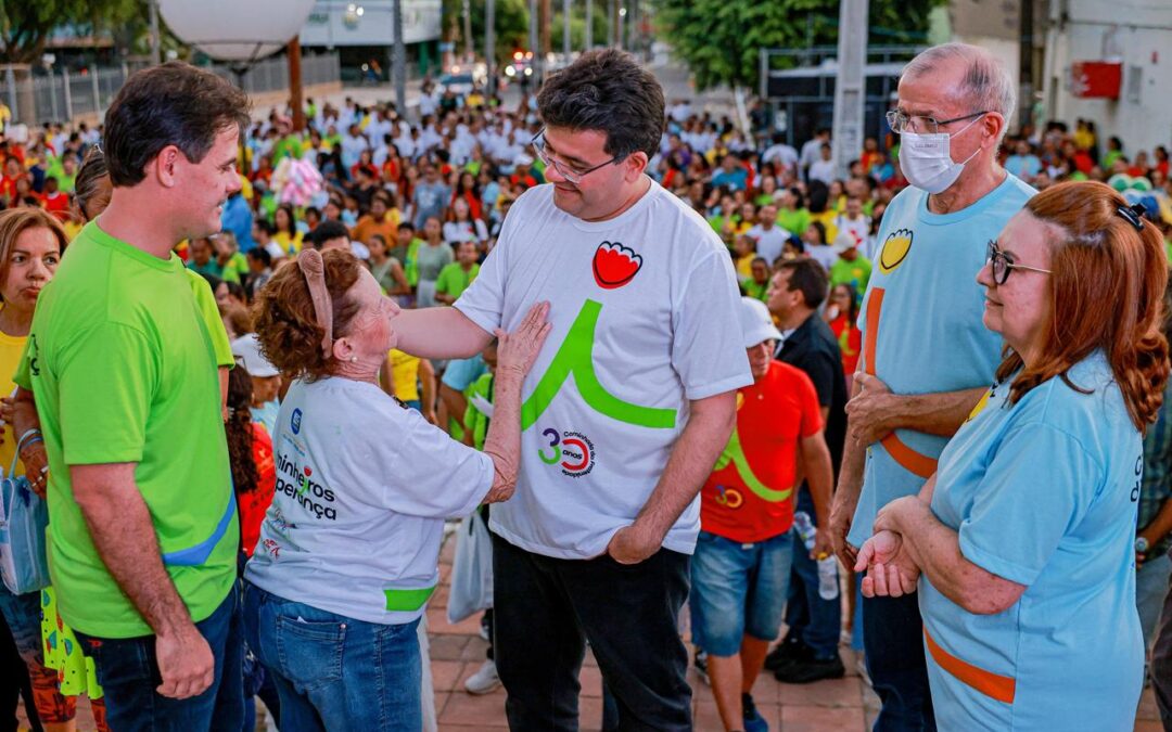 Governador acompanha os pais na Caminhada da Fraternidade