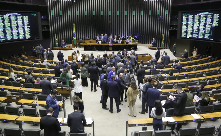 Câmara aprova cancelamento on-line de contribuição sindical