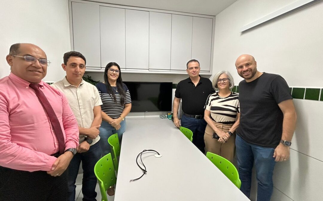 Deputado Gessivaldo visita Escola Técnica em Teresina