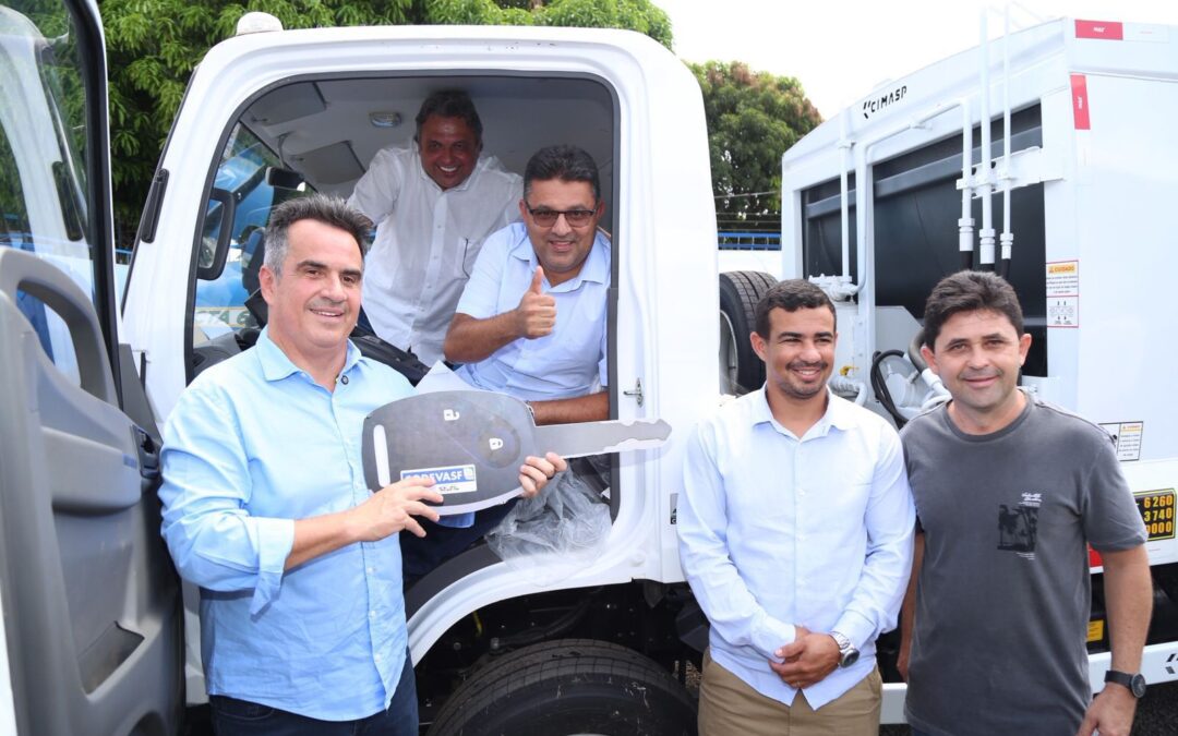 Senador Ciro entrega benefícios para municípios de Coronel José Dias e Redenção do Gurguéia