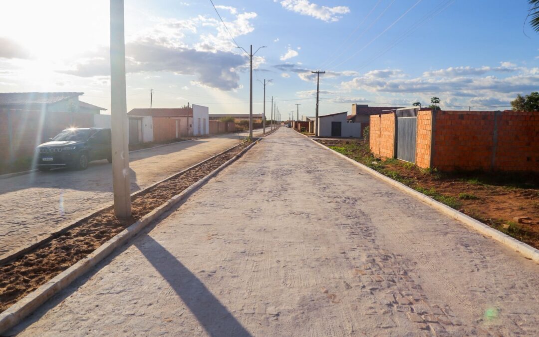 Senador Ciro inaugura mais de 50 mil metros de calçamento em Campo Maior