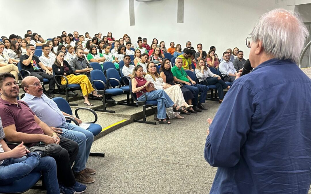 TCE promove palestra de apologia a esquerda