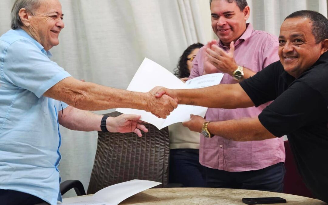 Prefeito Silvio explica novas leis para Barraqueiros e Entregadores