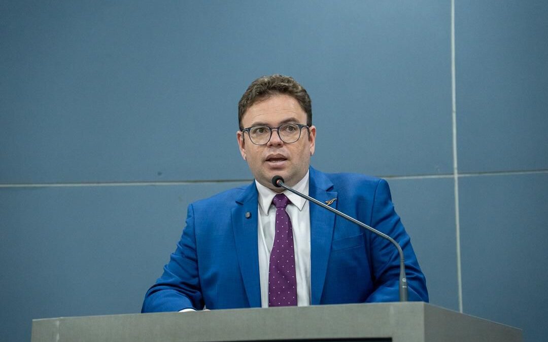 Vereador Aluísio ressalta o retorno das obras em Teresina e saúda a oposição