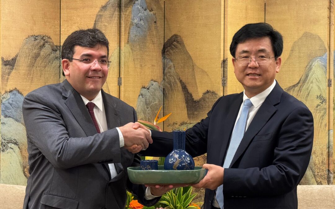 Governador Rafael intensifica relações com China
