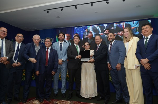 Pedro II comemora 190 anos da ALEPI