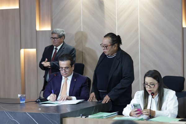 CCJ aprova incentivo ao setor aéreo e cessão de imóveis