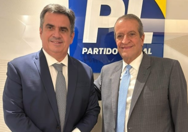 Senador Ciro e cúpula do PL visitam Bolsonaro