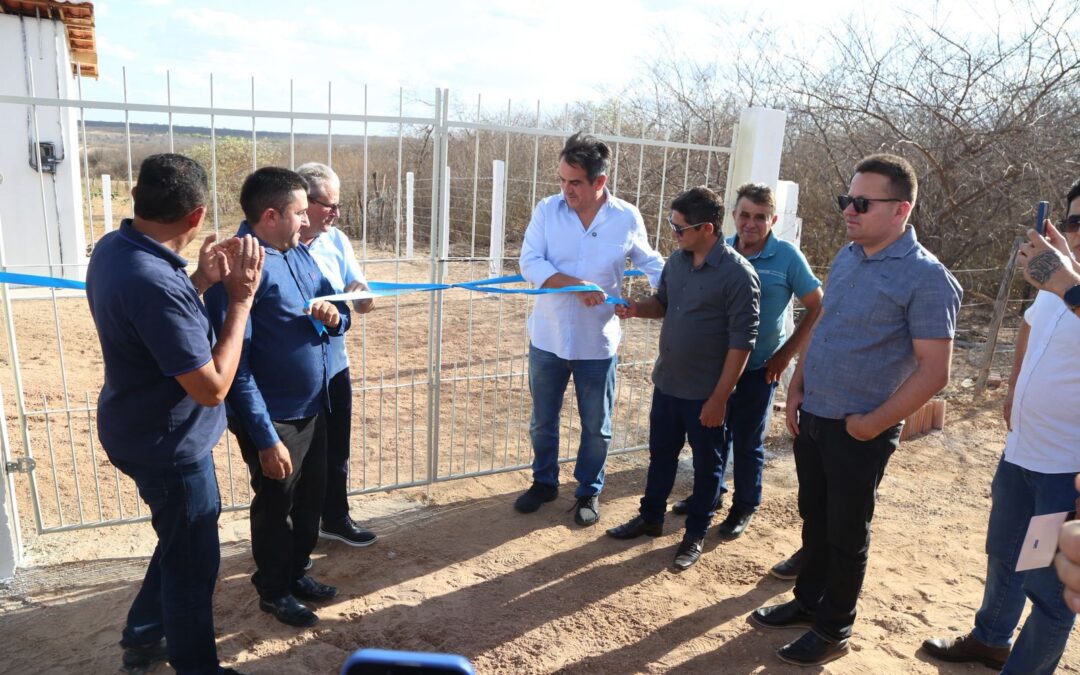 Senador Ciro inaugura Sistema de abastecimento de água em Vila Nova do Piauí