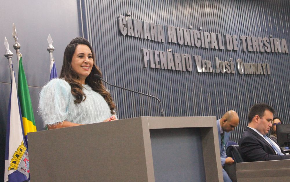 Prefeito Silvio veta projeto da vereadora Ana Fidelis