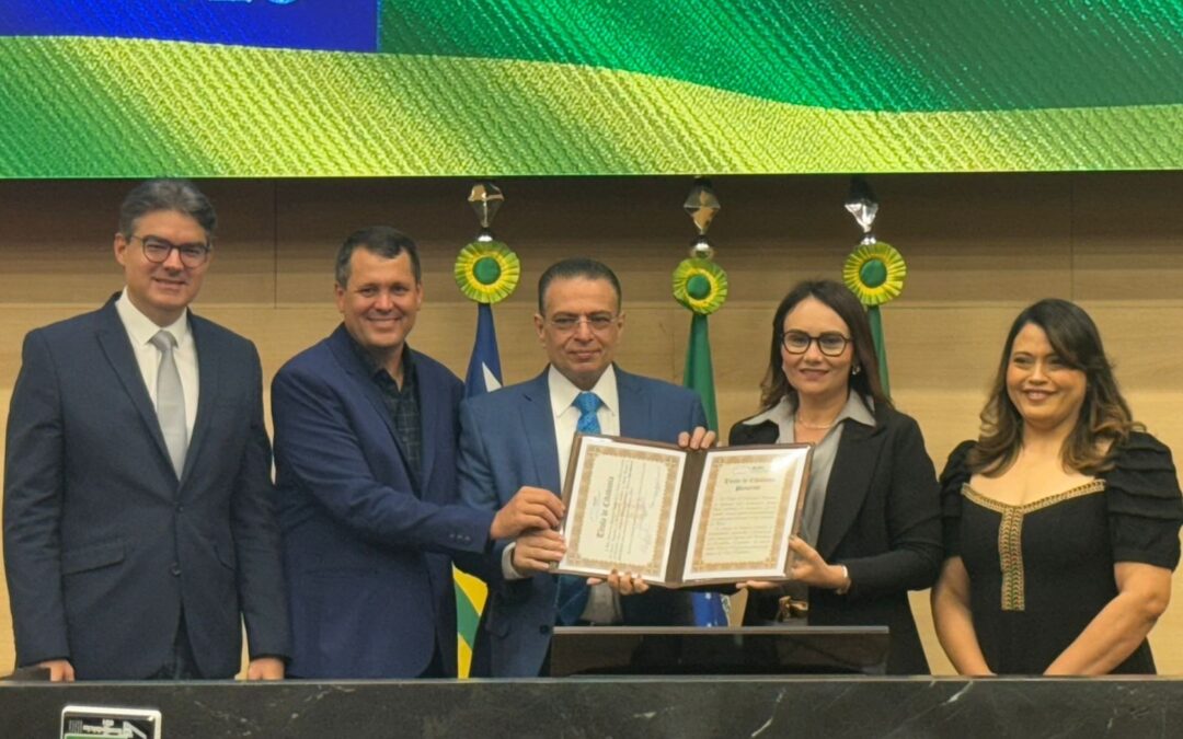 Deputado Gessivaldo homenageia Rose Maria Fritzen
