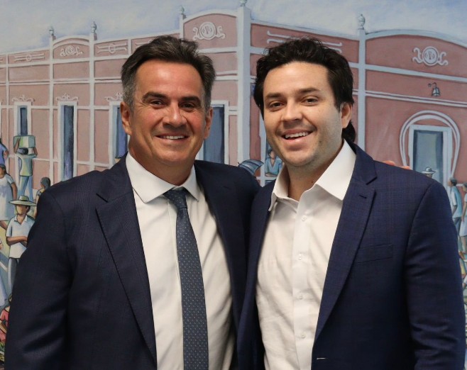 Prefeitos se reúnem com senador Ciro em Brasília