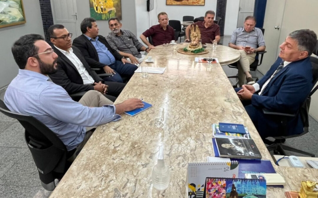 Prefeito de Parnaíba procura conselheiro Kennedy