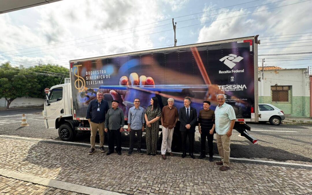 Receita Federal doa caminhão-baú para Orquestra Sinfônica de Teresina