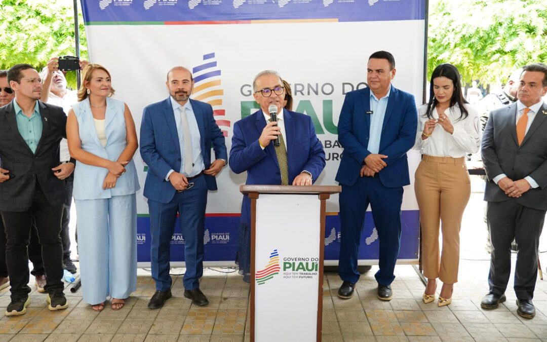 Governador Aderson entrega 700 registros de imóveis em Santa Filomena nesta quarta (14)