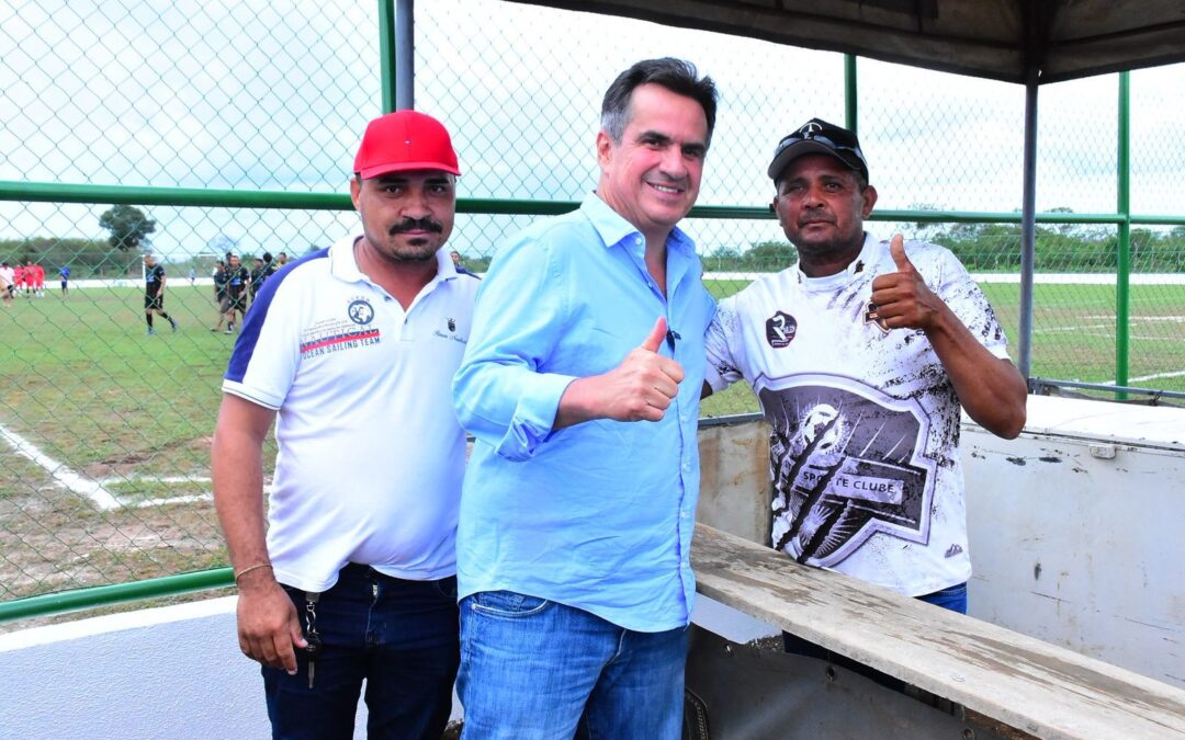 Senador Ciro inaugura obras em União