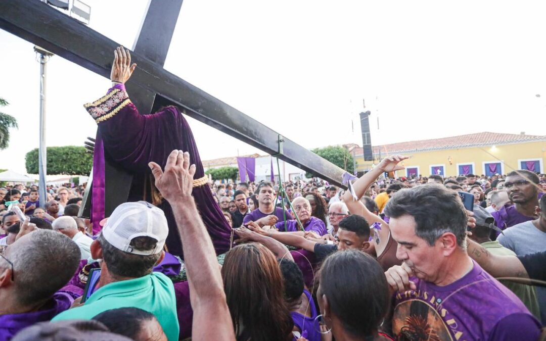 Senador Ciro e Joel participam da Procissão em Oeiras