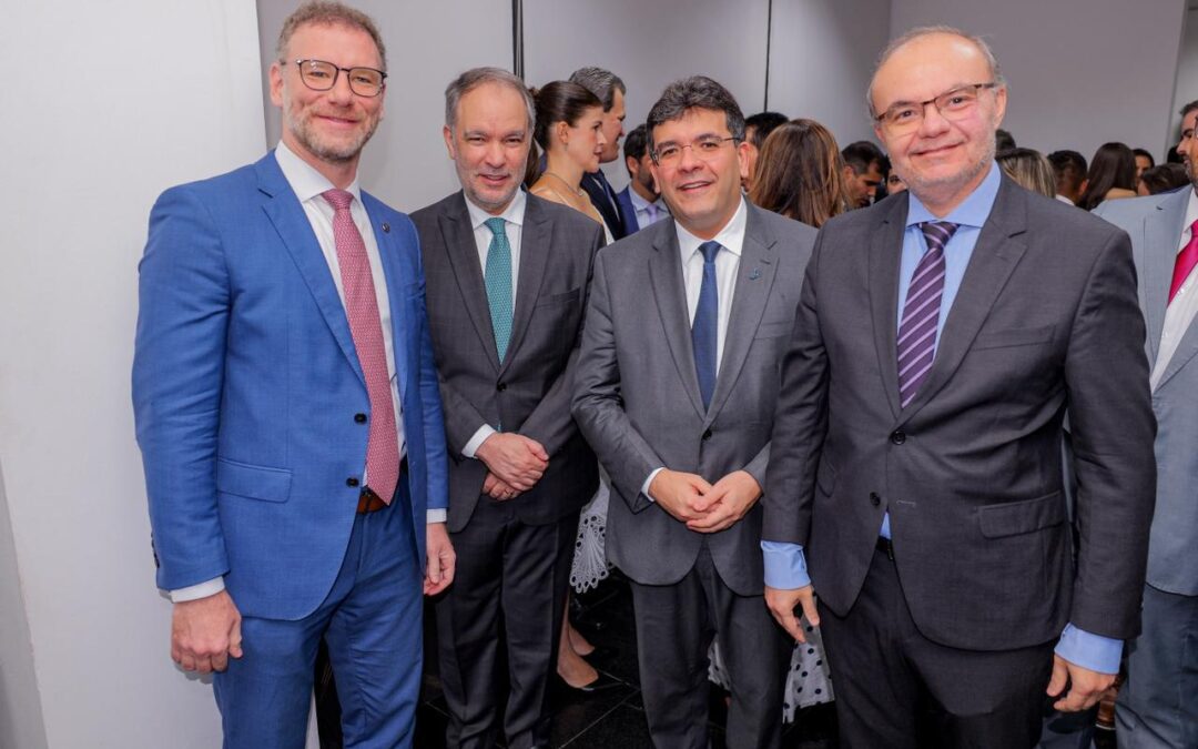 Justiça Federal homenageia governador Rafael