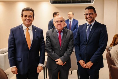 Desembargadores Federais recebem Título de Cidadania Piauiense