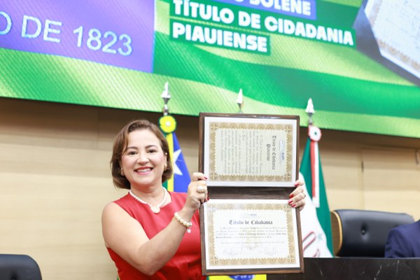 Empresária Kelly Gonçalves é homenageada pelo Deputado Aldo Gil