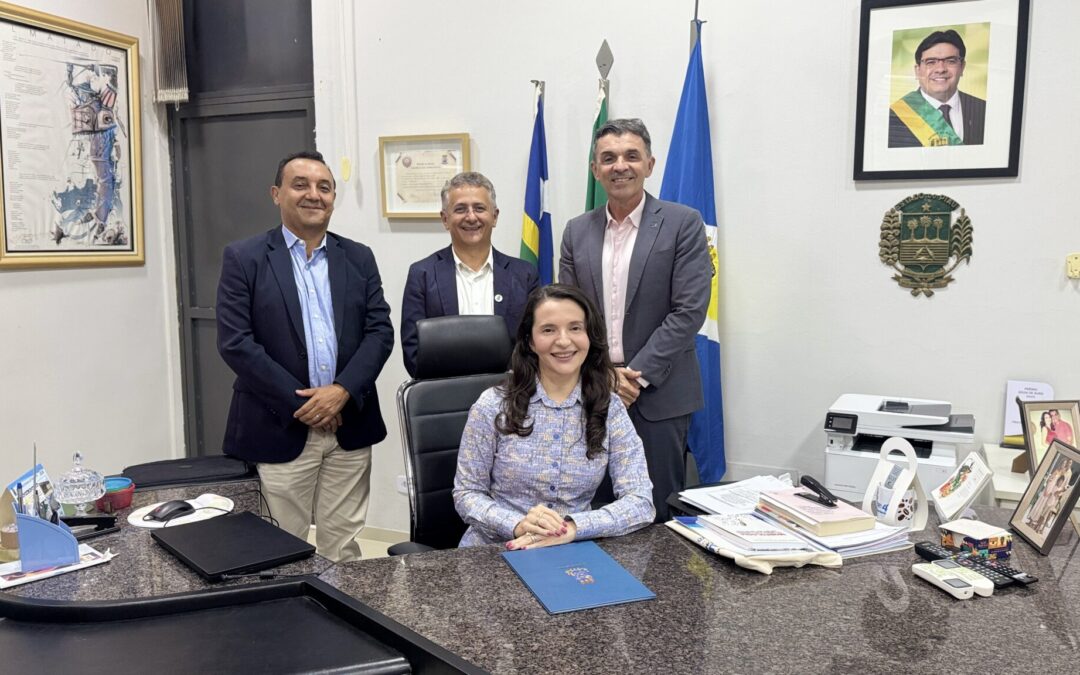 Fábia Buenos Aires assume a reitoria da UESPI