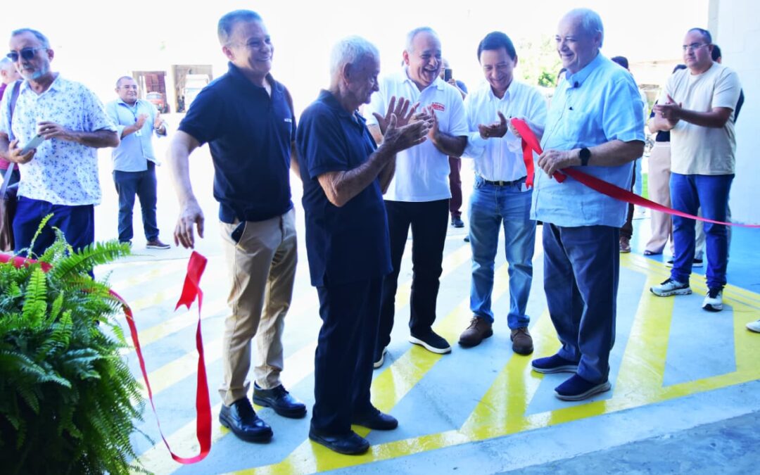 Prefeito Silvio participa da inauguração de nova indústria do Grupo Hot Sat