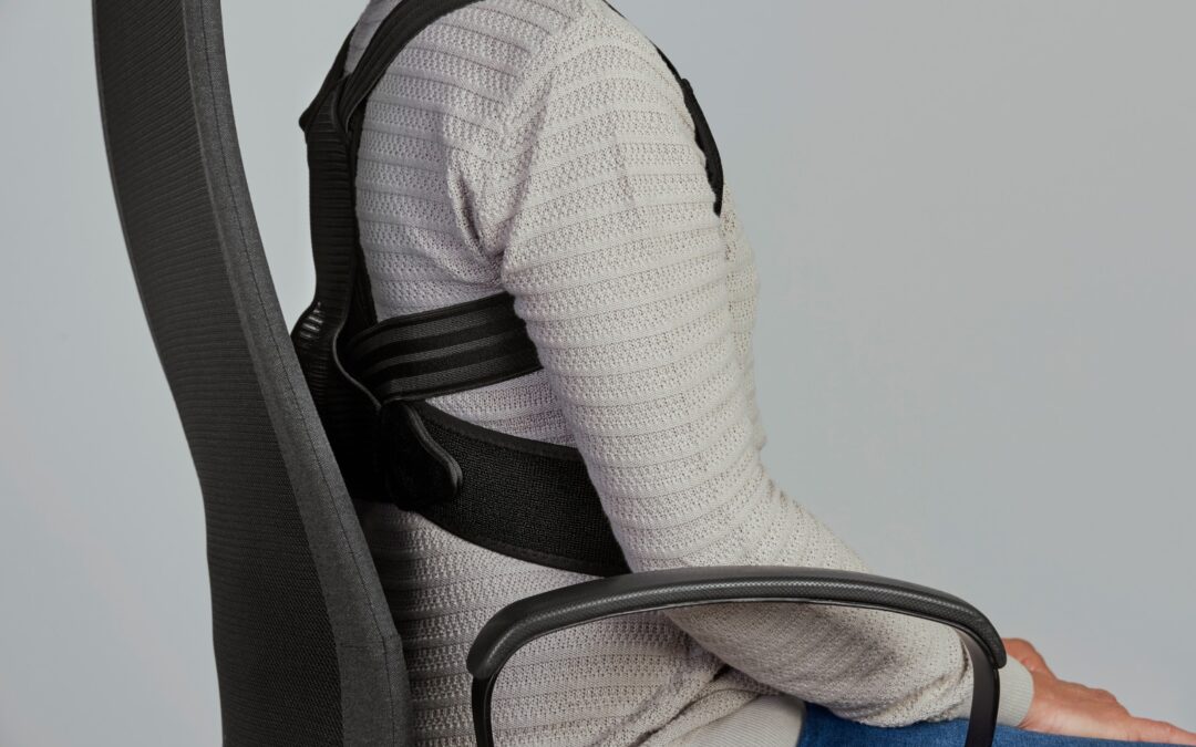 Corretor postural ajuda na saúde e requer atenção