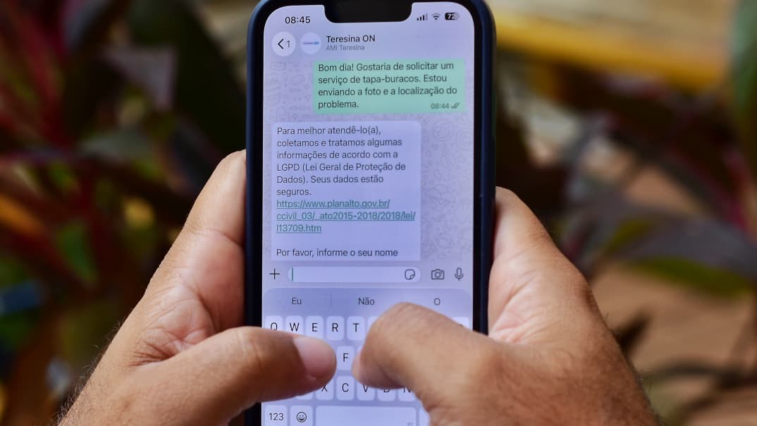 Prefeitura disponibiliza whatsApp para solicitação de tapa-buracos e iluminação