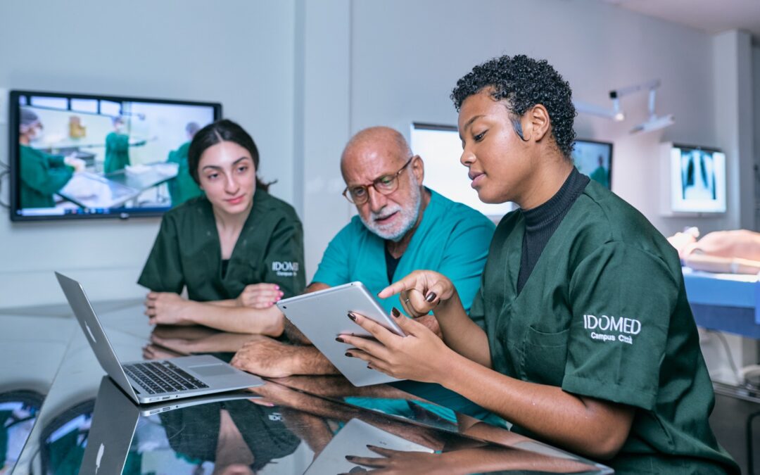 IDOMED incentiva aproximação de estudantes com formação médica