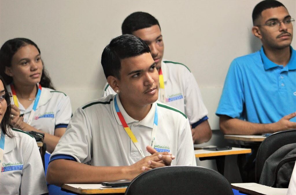Governo cadastra empresas e jovens para programa de primeiro emprego