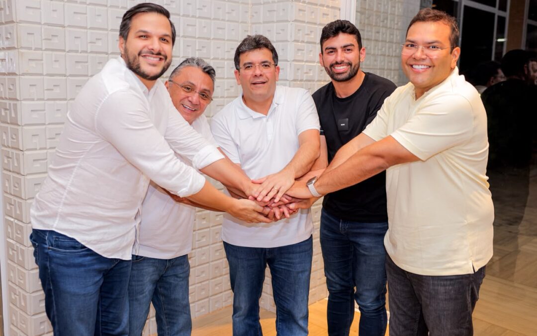 Draga Alana faz campanha ao lado do governador Rafael