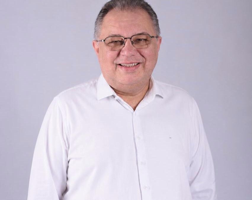Deputado Florentino intensifica campanha à reeleição com adesivaço em Parnaíba
